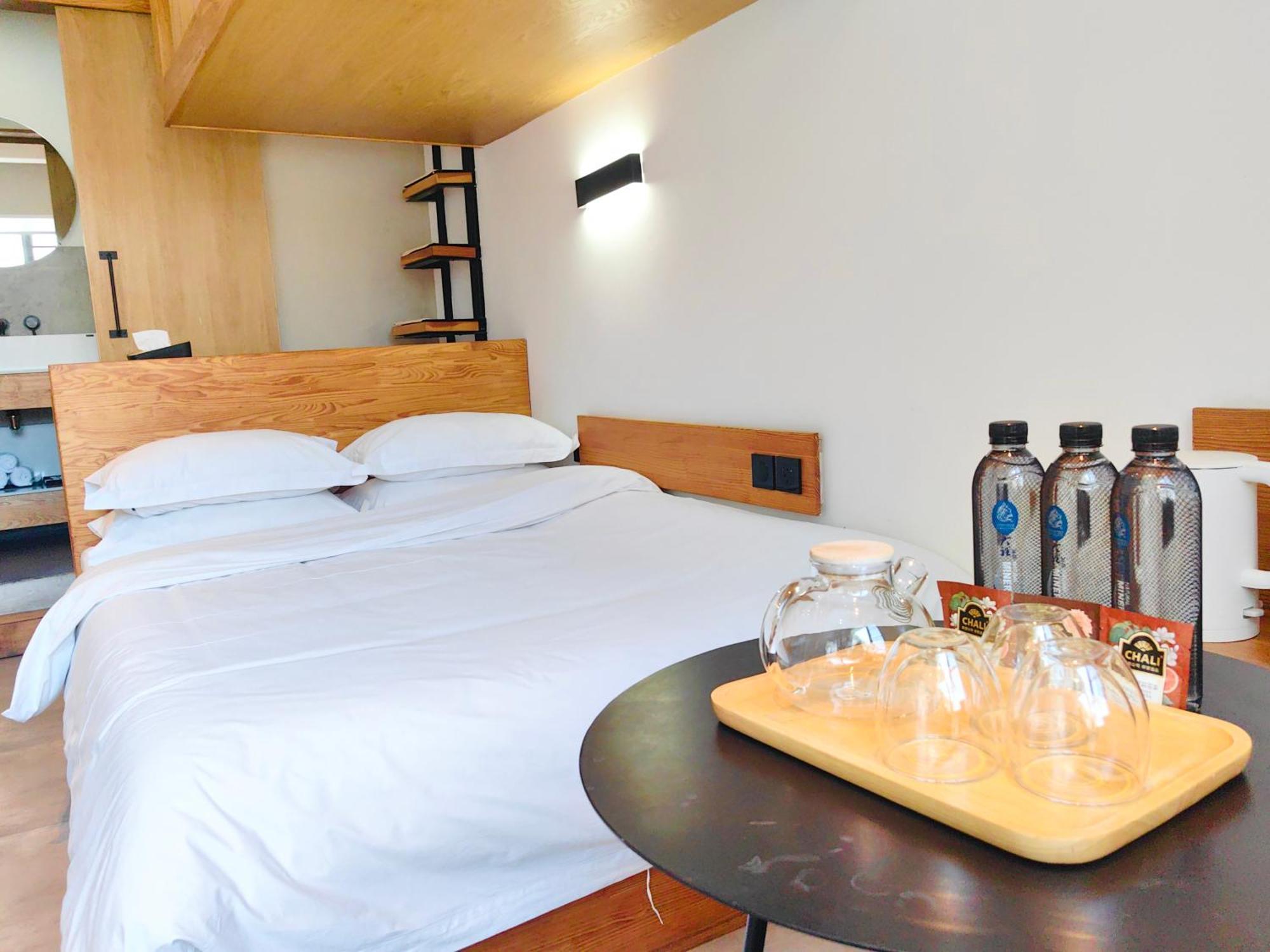Dali Loft Travelling With Hostel Exterior foto