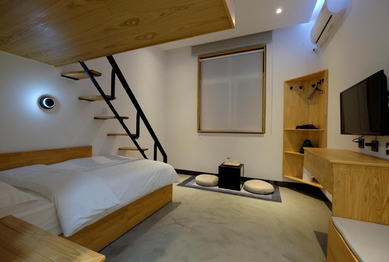 Dali Loft Travelling With Hostel Exterior foto