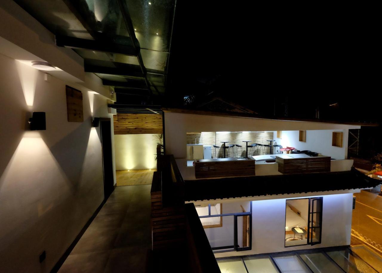 Dali Loft Travelling With Hostel Exterior foto