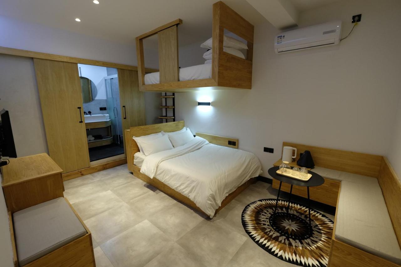 Dali Loft Travelling With Hostel Exterior foto