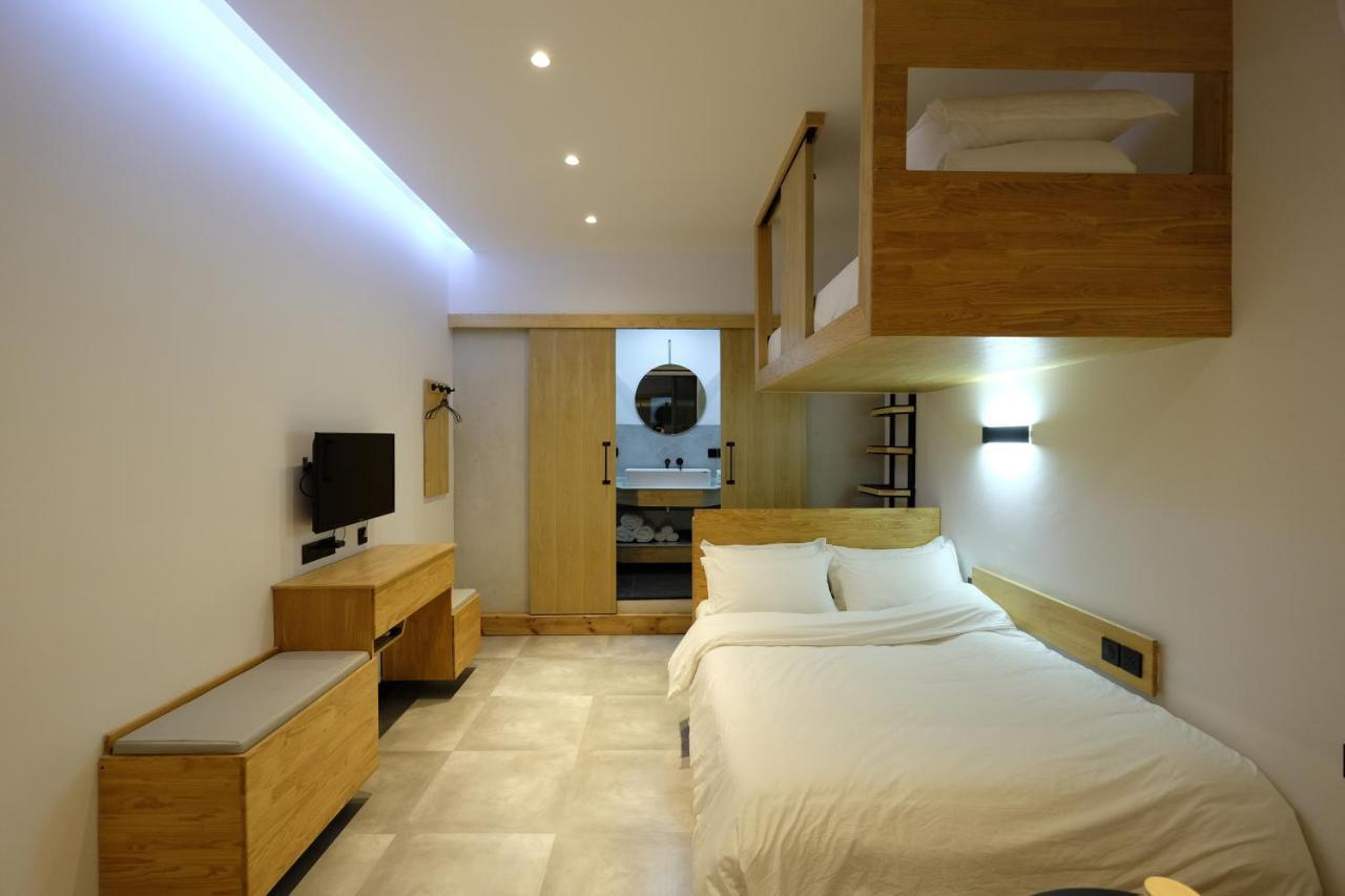 Dali Loft Travelling With Hostel Exterior foto
